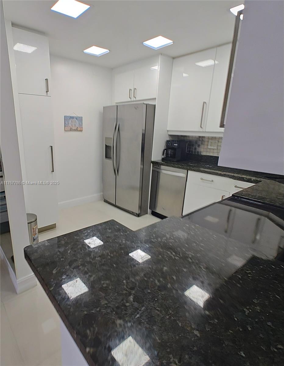 COMMODORE PLAZA CONDO - Residential
