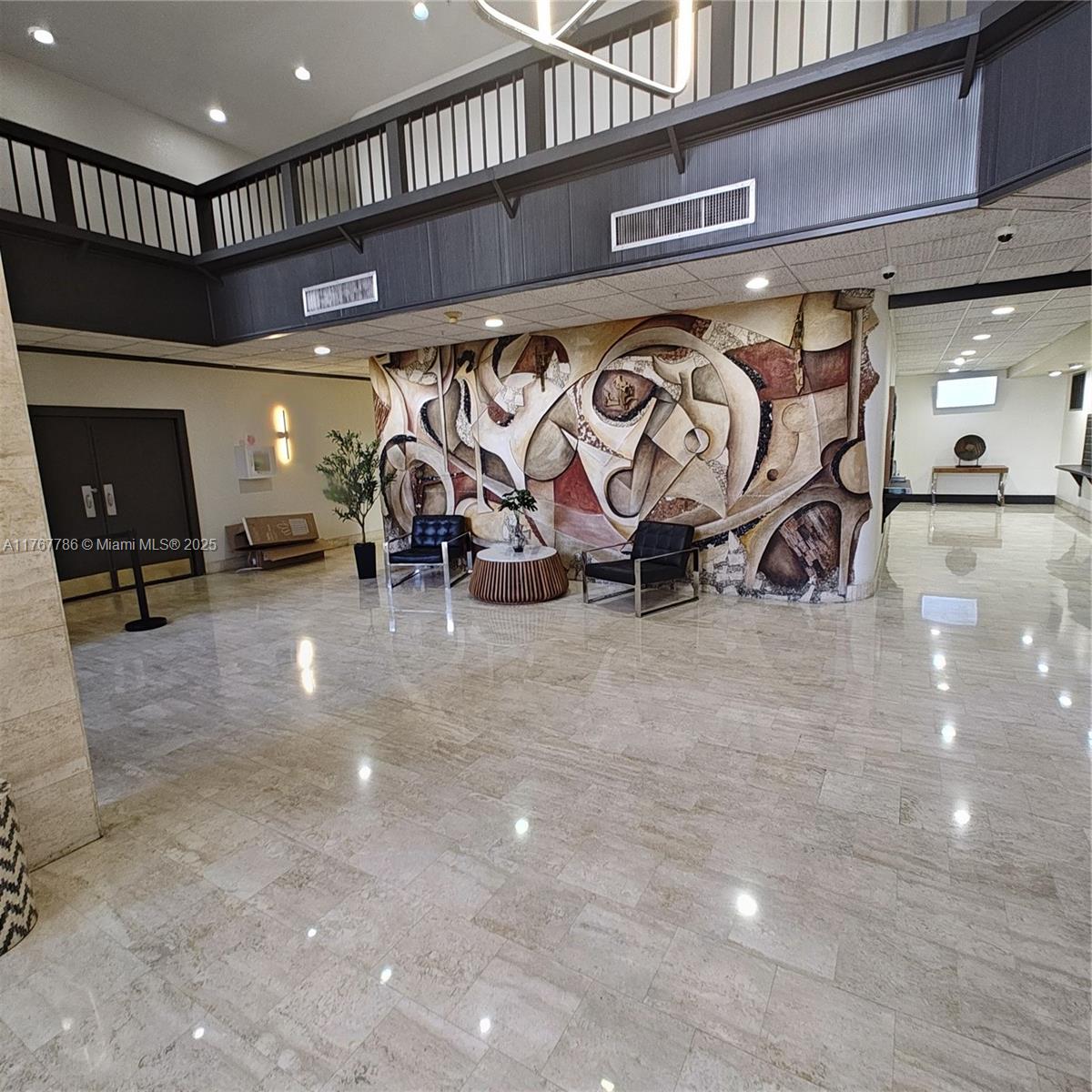 COMMODORE PLAZA CONDO - Residential