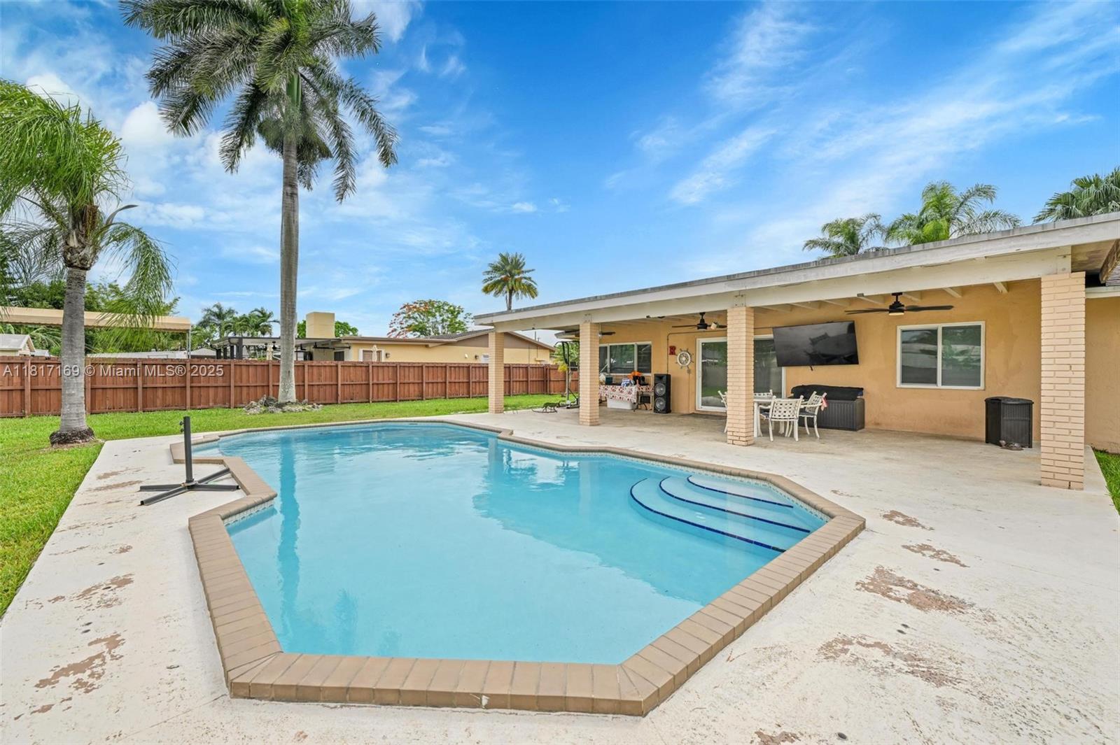 VANDA ESTATES - Residential