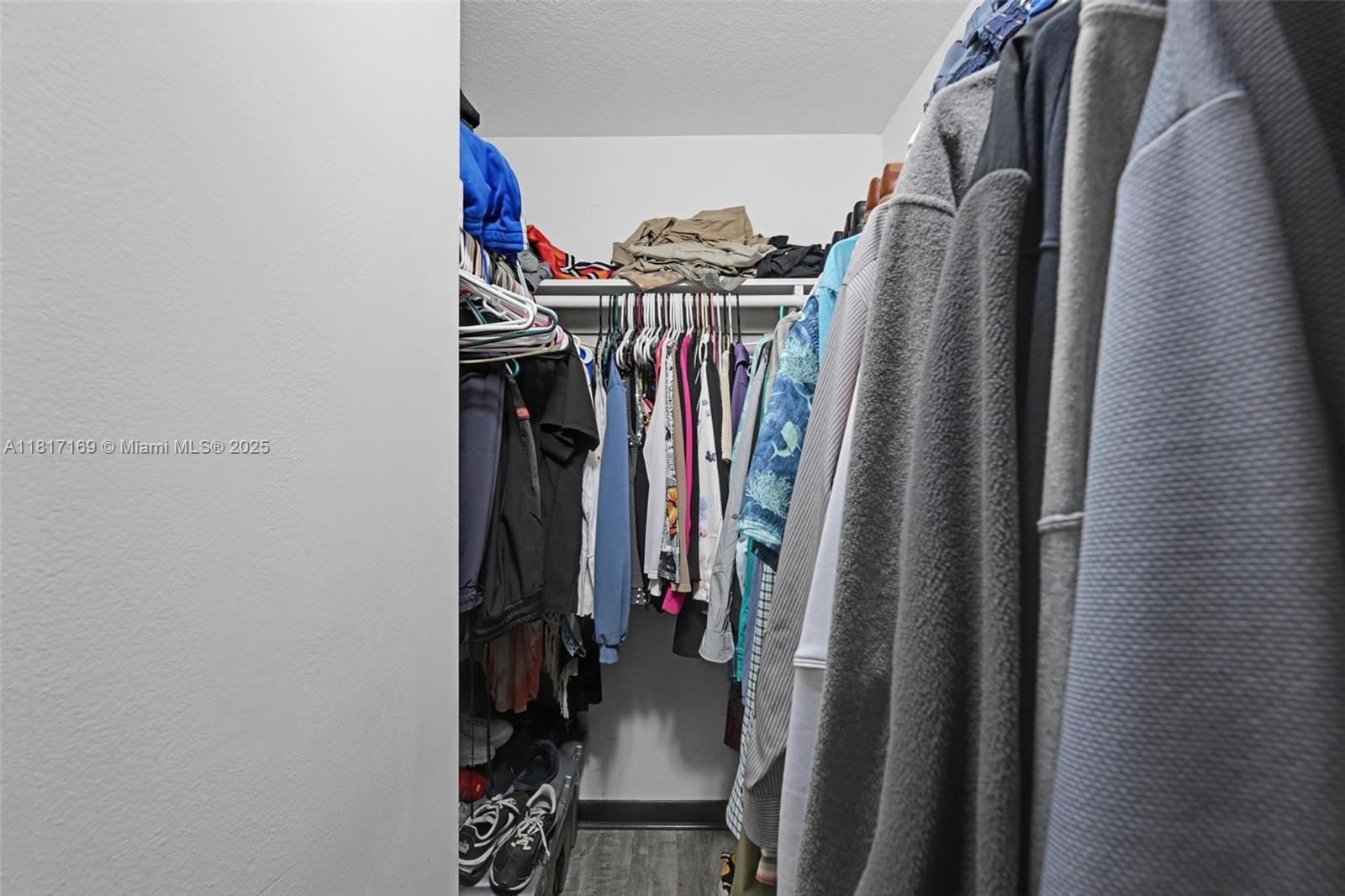 VANDA ESTATES - Residential