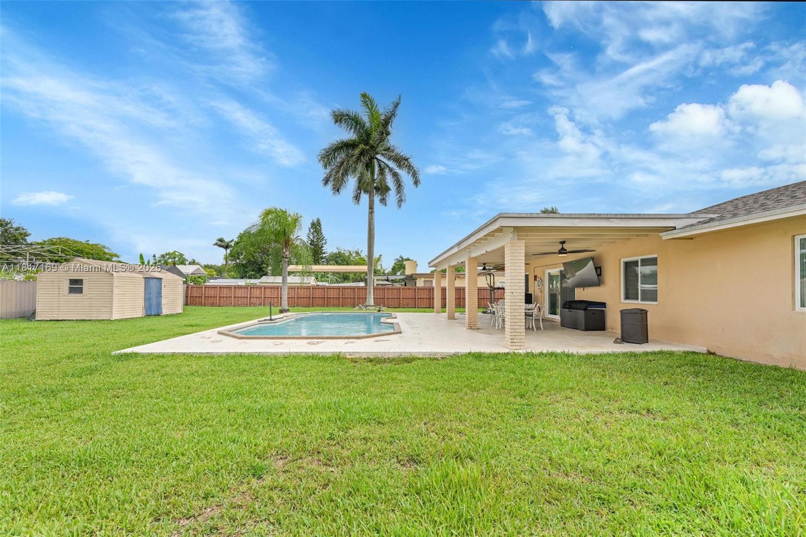 VANDA ESTATES - Residential