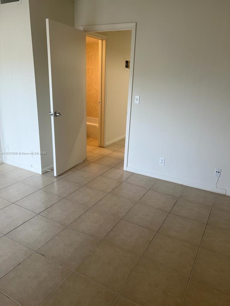 CROSS CREEK CONDO - Residential Lease
