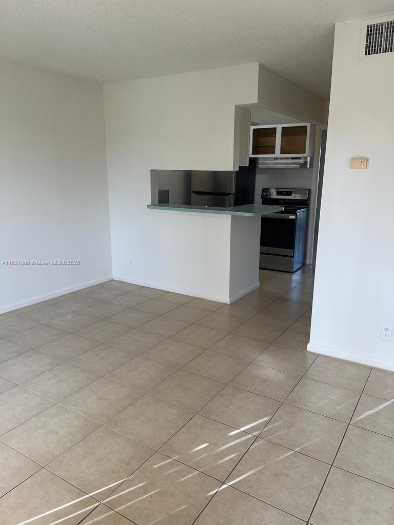 CROSS CREEK CONDO - Residential Lease