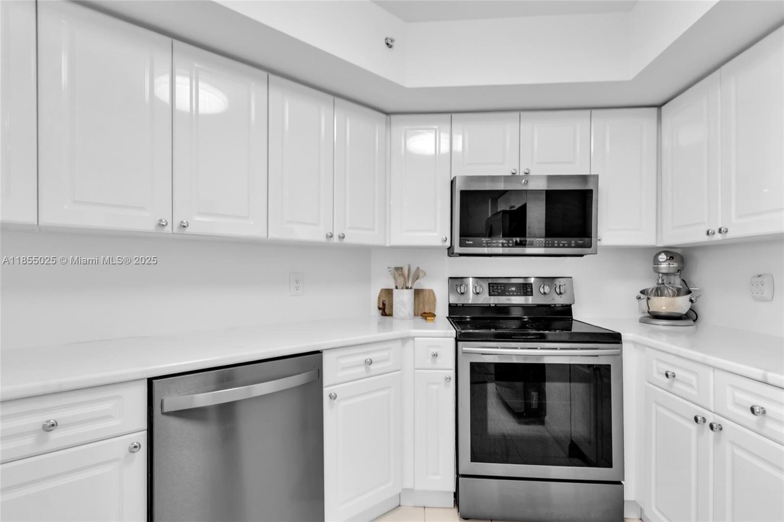 SUNSET HARBOUR SOUTH COND - Residential