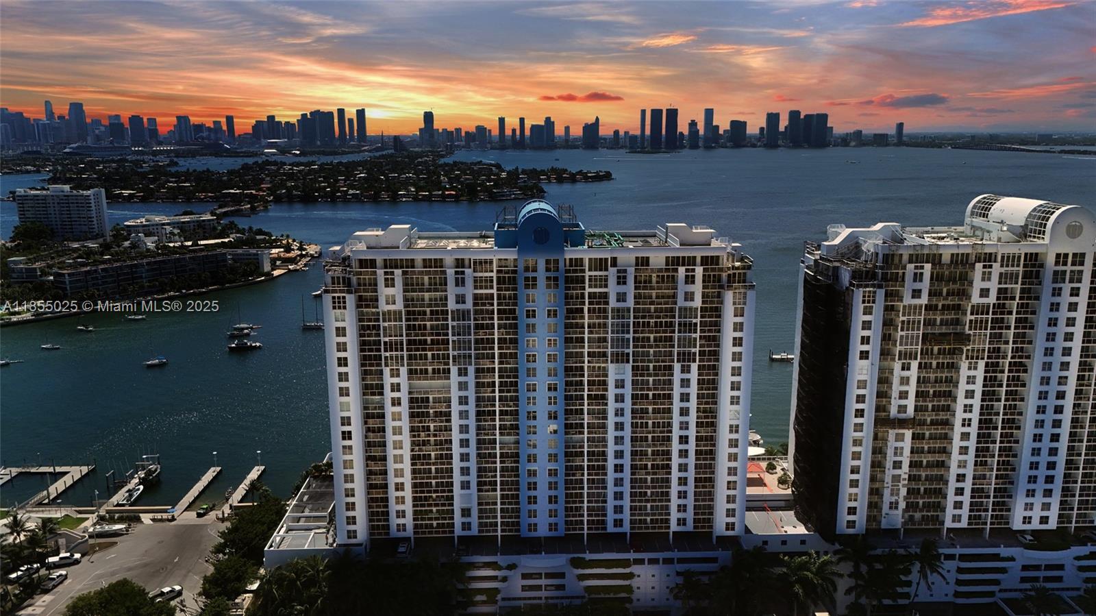 SUNSET HARBOUR SOUTH COND - Residential