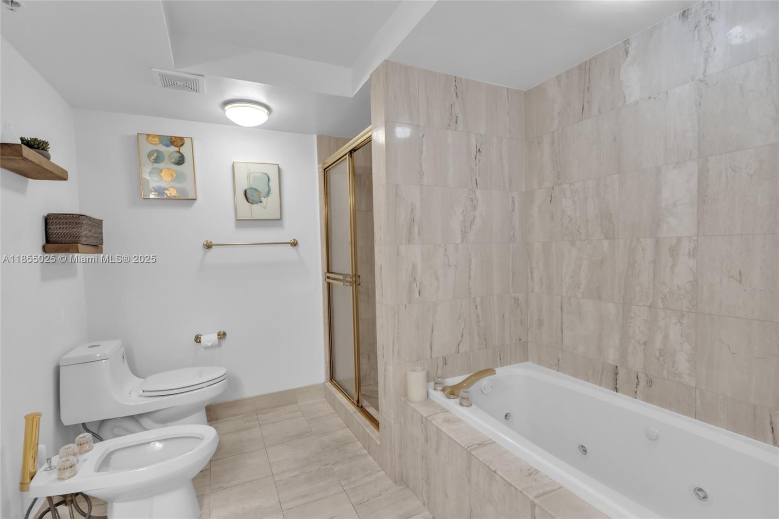 SUNSET HARBOUR SOUTH COND - Residential