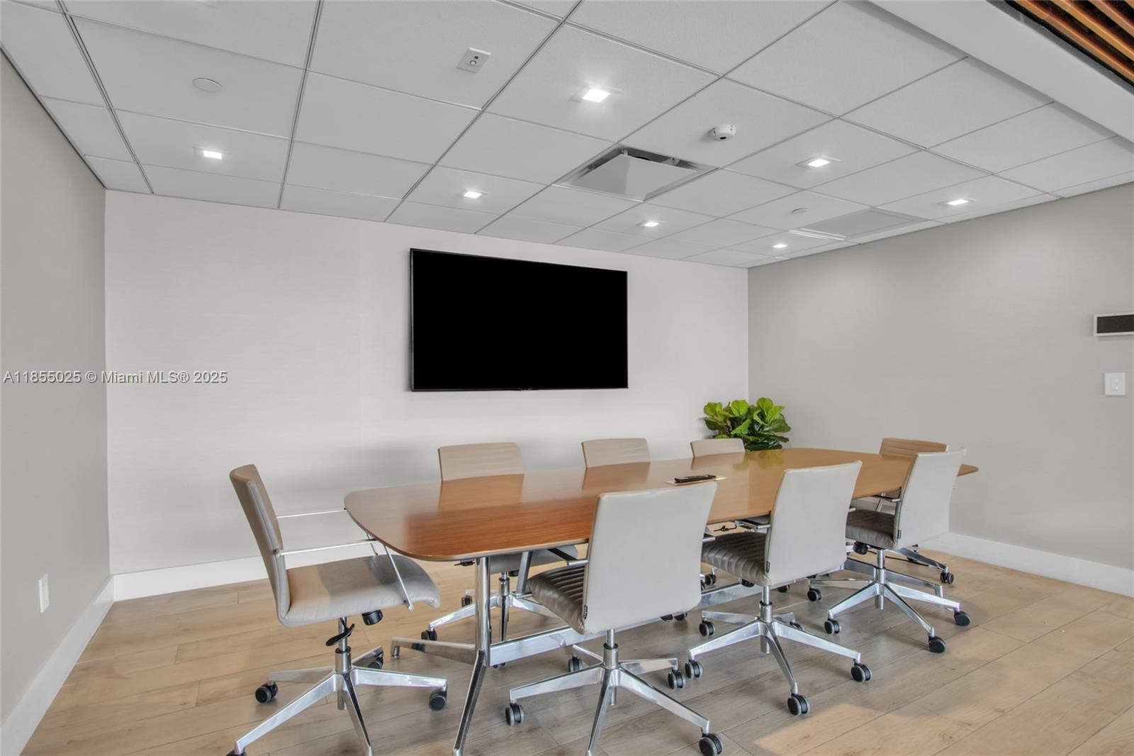 SUNSET HARBOUR SOUTH COND - Residential