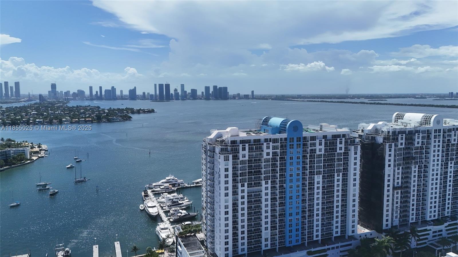 SUNSET HARBOUR SOUTH COND - Residential