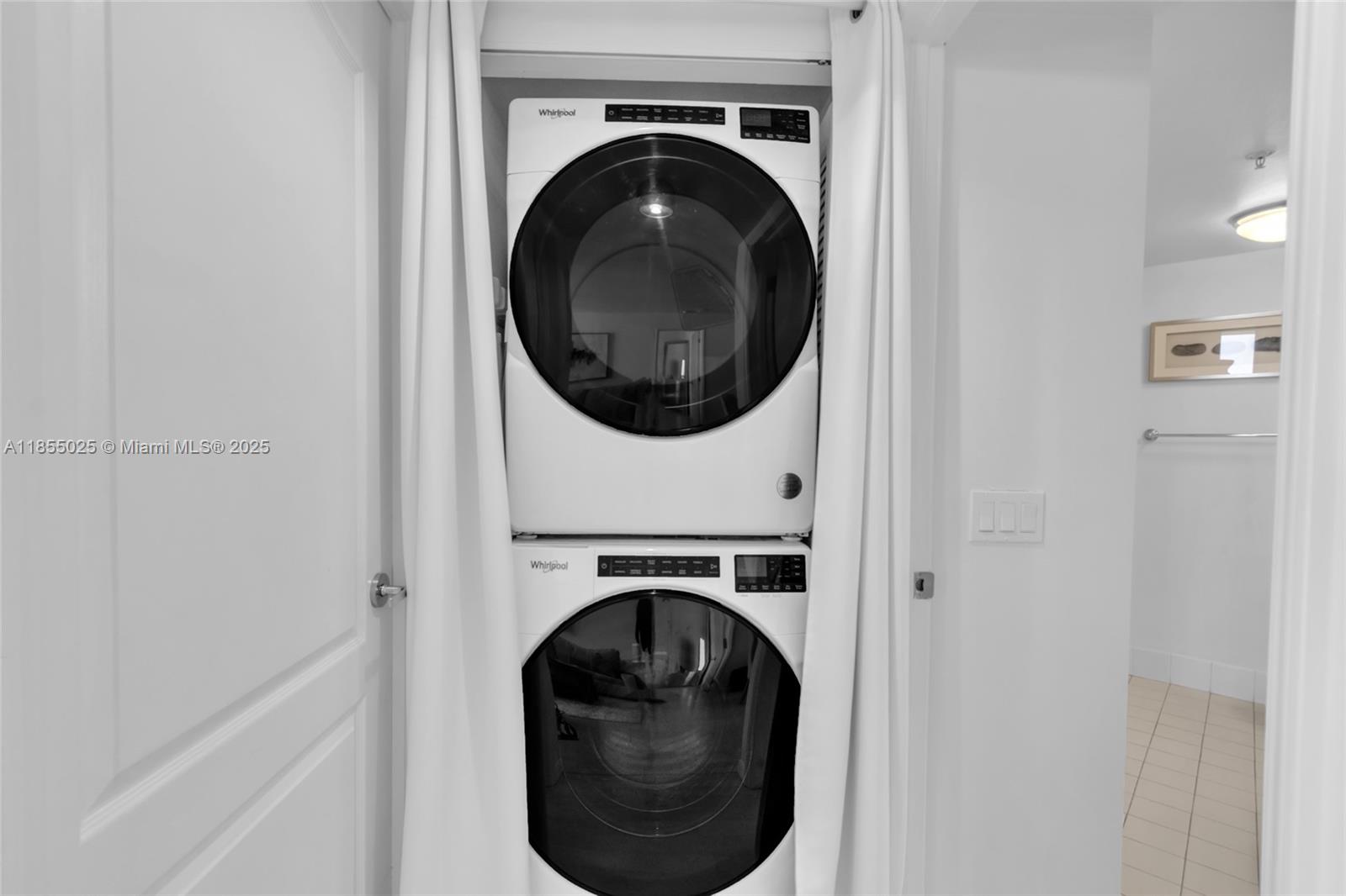 SUNSET HARBOUR SOUTH COND - Residential