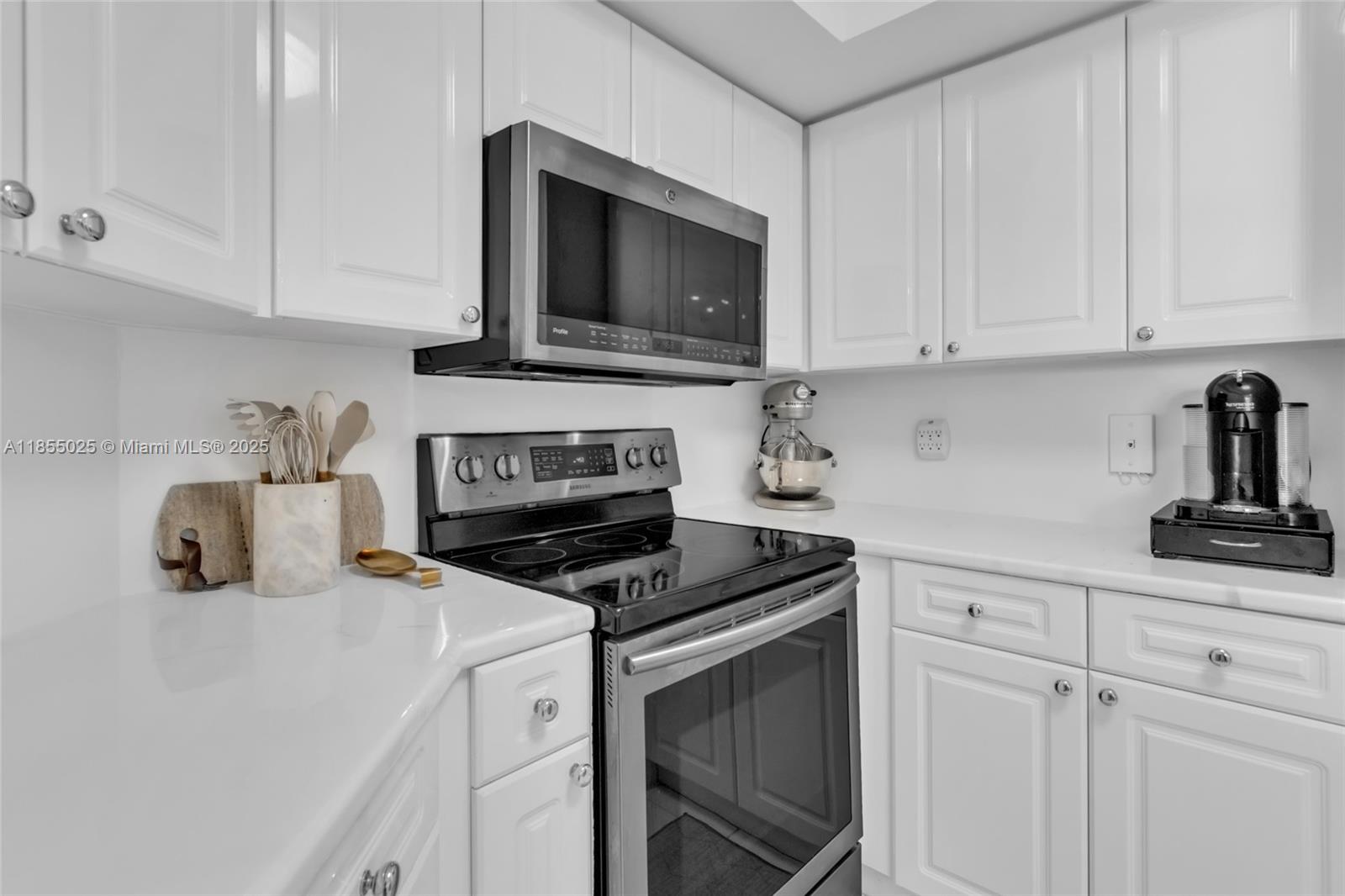 SUNSET HARBOUR SOUTH COND - Residential