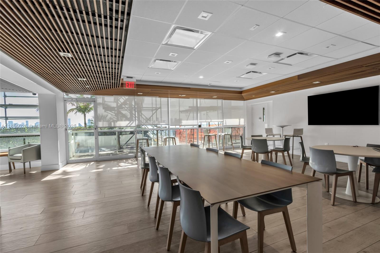 SUNSET HARBOUR SOUTH COND - Residential