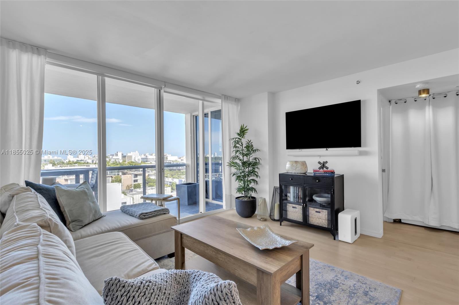 1800 Sunset Harbour Dr 1003