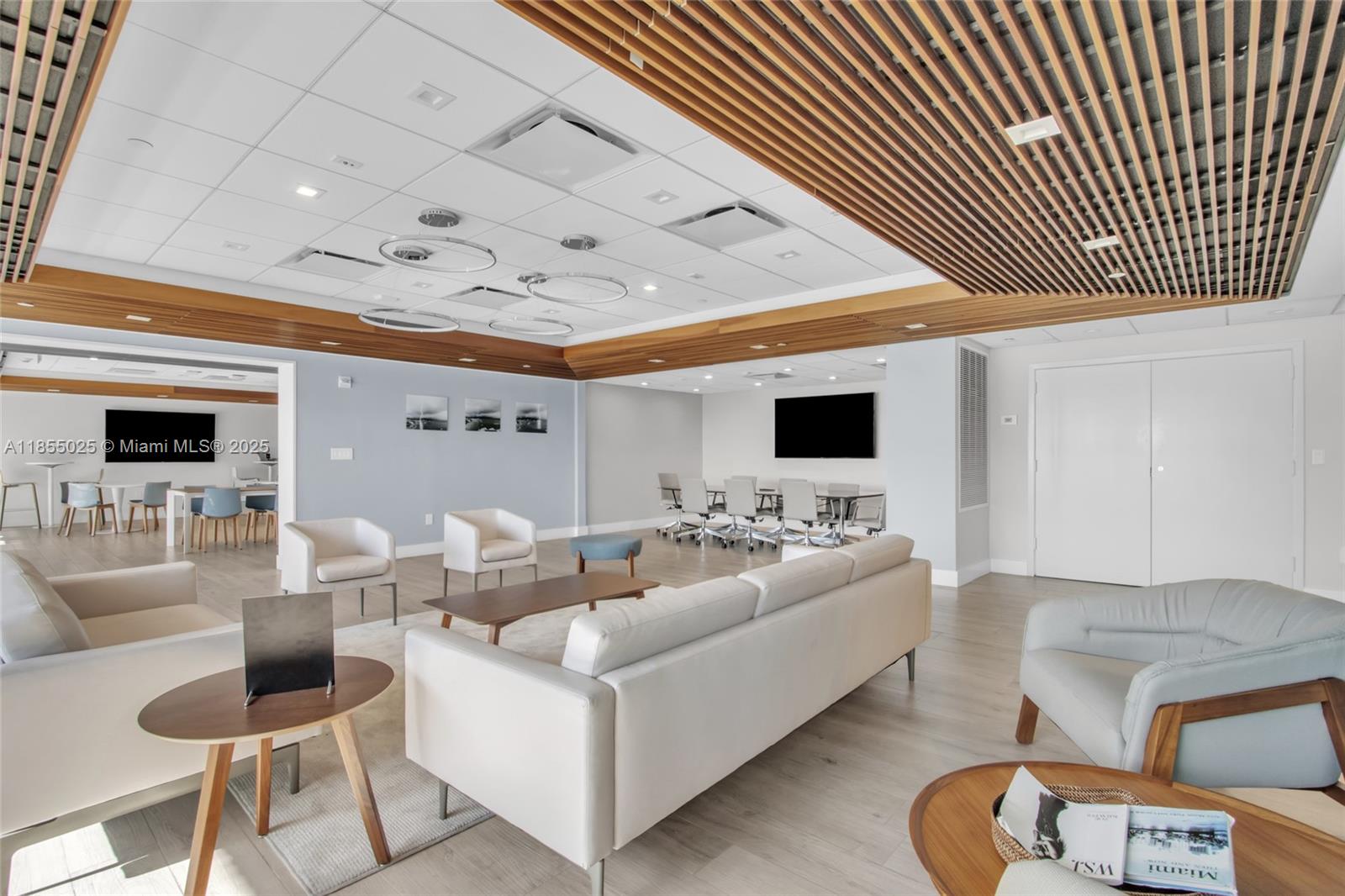 SUNSET HARBOUR SOUTH COND - Residential