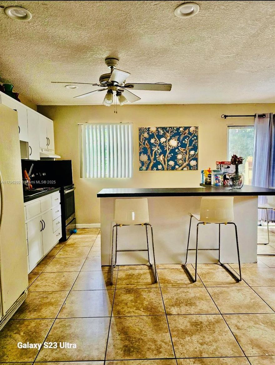 GRATE LOCATION & GREATE SCHOOLS
WALKING DISTANCE FORM PUBLIX, ROSS, BURLINGTON, DOLLAR TREE & LA FITNESS.
LOCATED JUST MINUTES FROM I-95 & THE SEMINOLE HARD ROCK CASINO & HOTEL.
HURRICANE SHUTTER'S.  OPEN KITCHEN.  LARGE BEDROOMS. HOME HAS A BEAUTIFUL BACK YARD WITH A POOL AND FRUIT TREES.  NO HOA!  STERLING ELEMENTARY SCHOOL, HOLLYWOOD HILLS MAGNET HIGH SCHOOL, SHERIDAN TECHNICAL SCHOOL.  20 MIN TO HOLLYWOOD BEACH.
SELLER MOTIVATED AND ALREADY PACKING TO MOVE TO THEIR NEW HOME.

OPEN HOUSE SUNDAY JUNE 1, 12:00 - 3:00