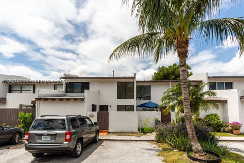 Photo of 11312 SW 67th Ter, Miami, FL 33173 (MLS # A12076937)
