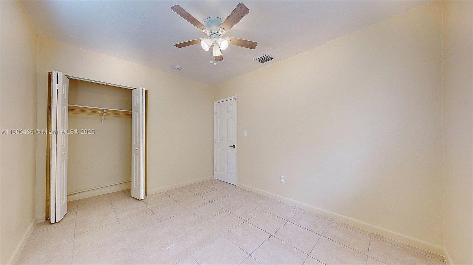 ROYAL PALM RIDGE - Residential Lease