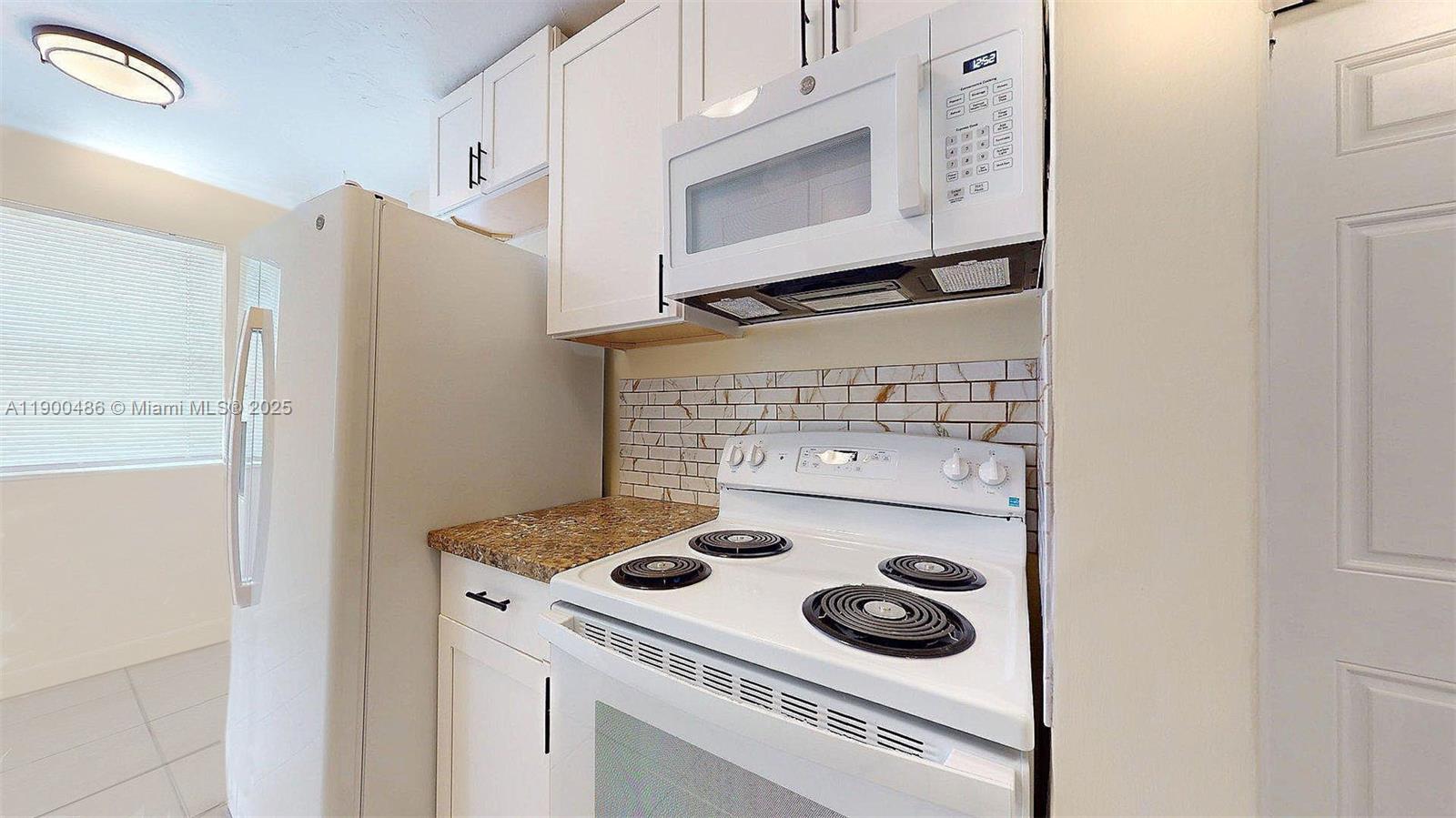 ROYAL PALM RIDGE - Residential Lease