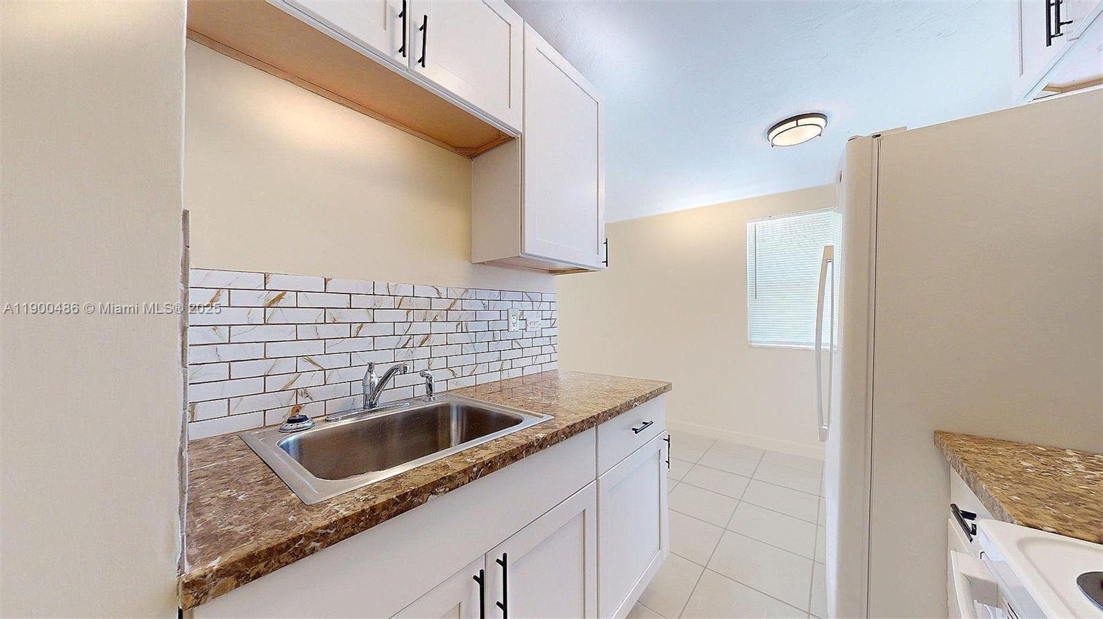 ROYAL PALM RIDGE - Residential Lease