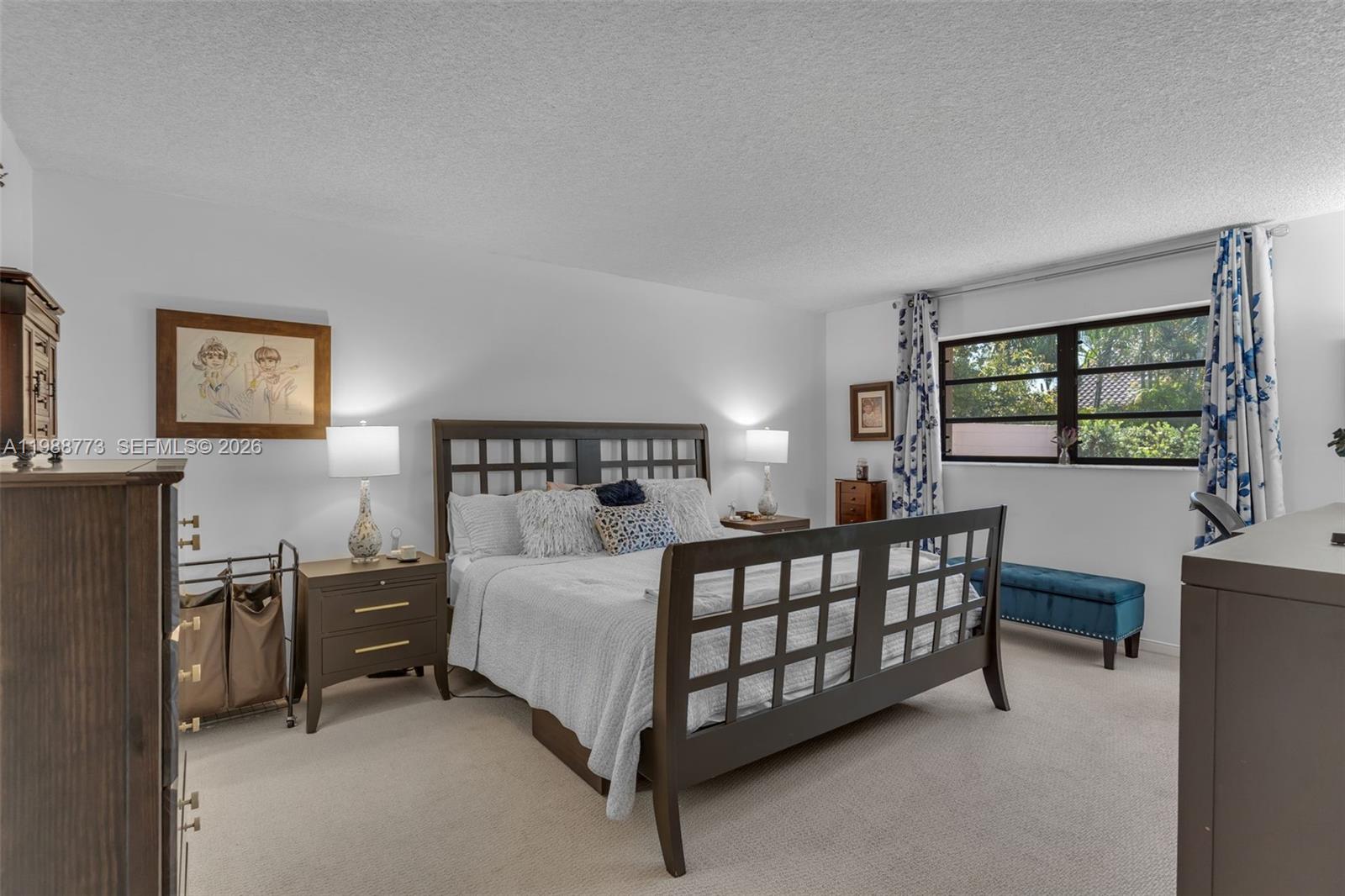 KINGS COURT WEST - Residential