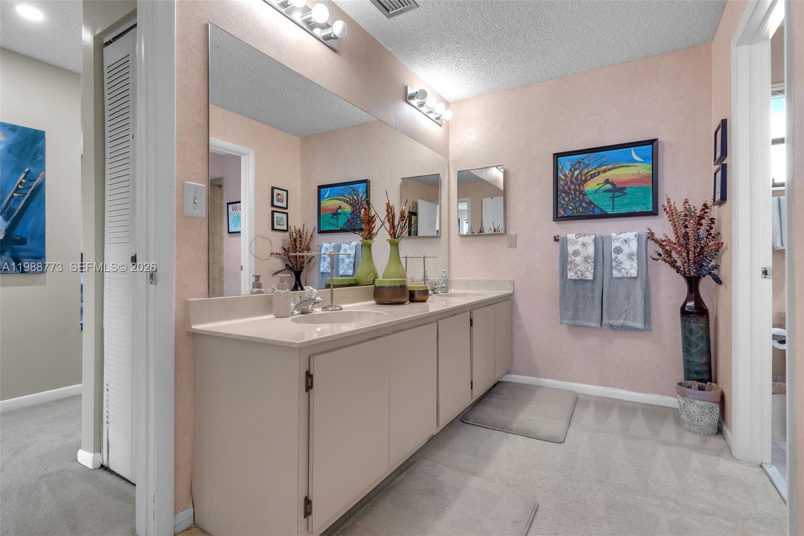 KINGS COURT WEST - Residential