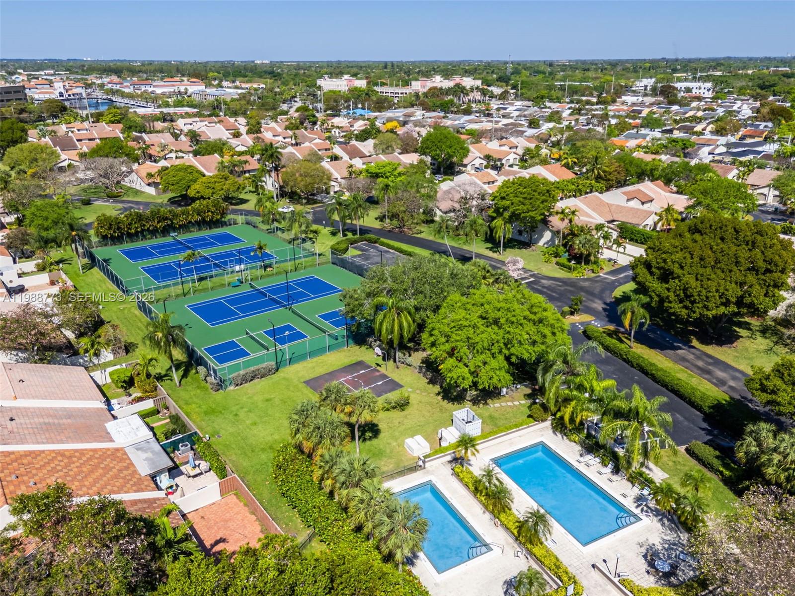 KINGS COURT WEST - Residential