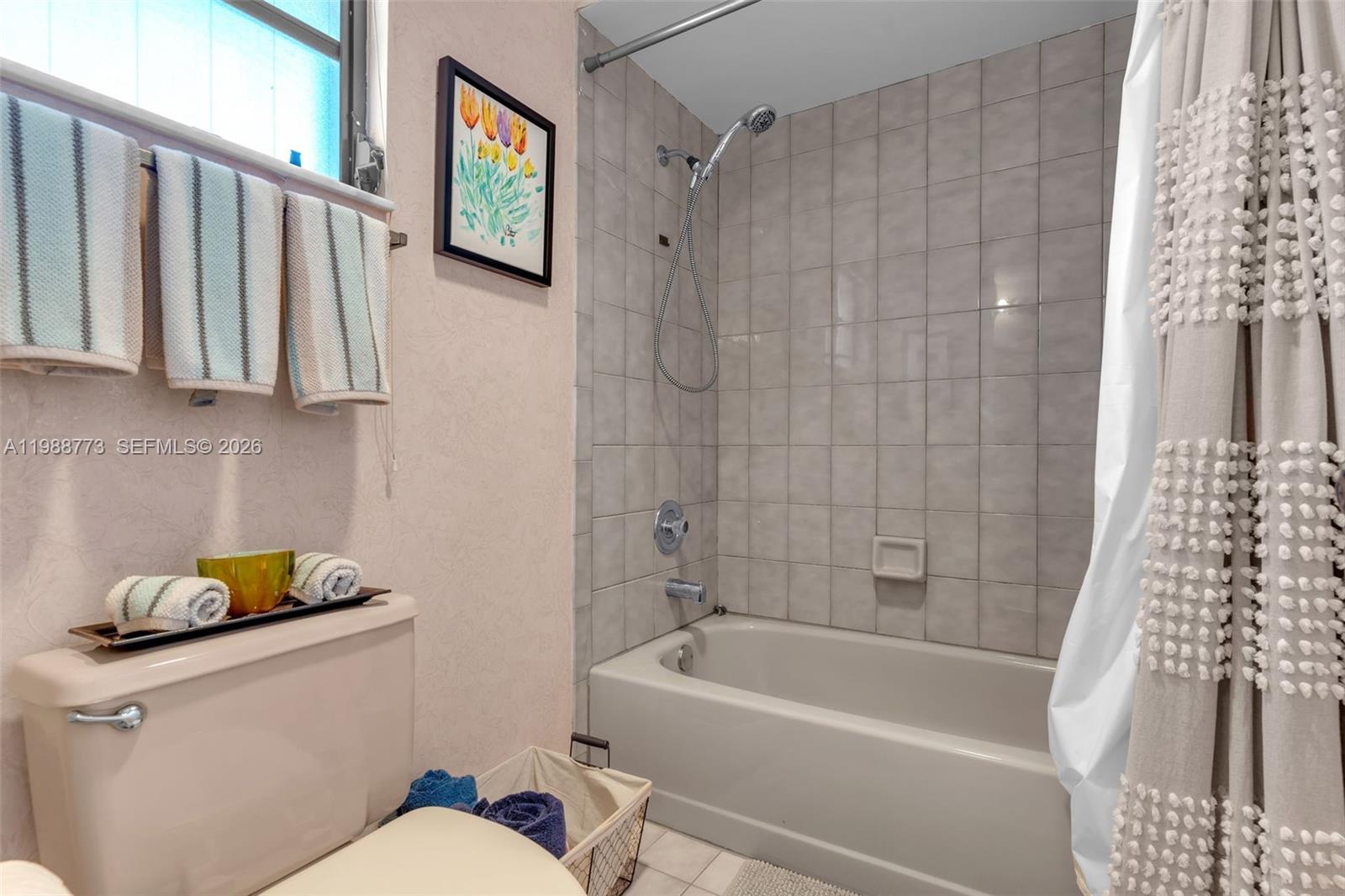 KINGS COURT WEST - Residential