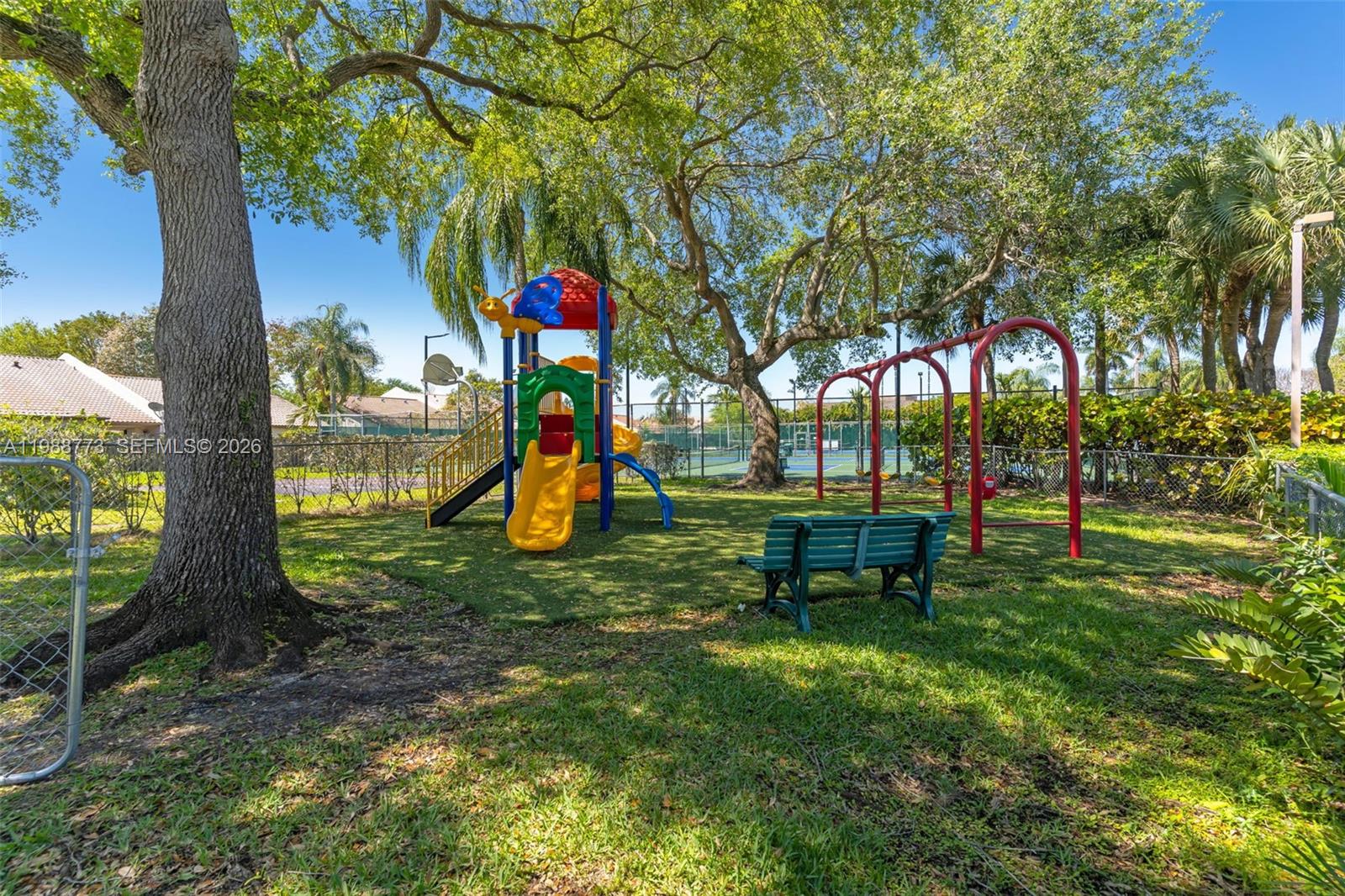 KINGS COURT WEST - Residential