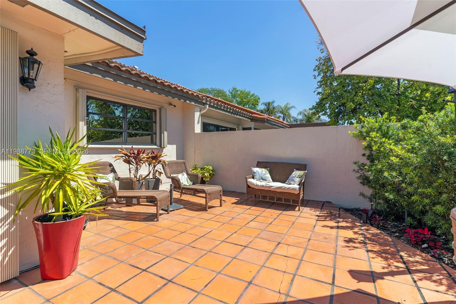 KINGS COURT WEST - Residential