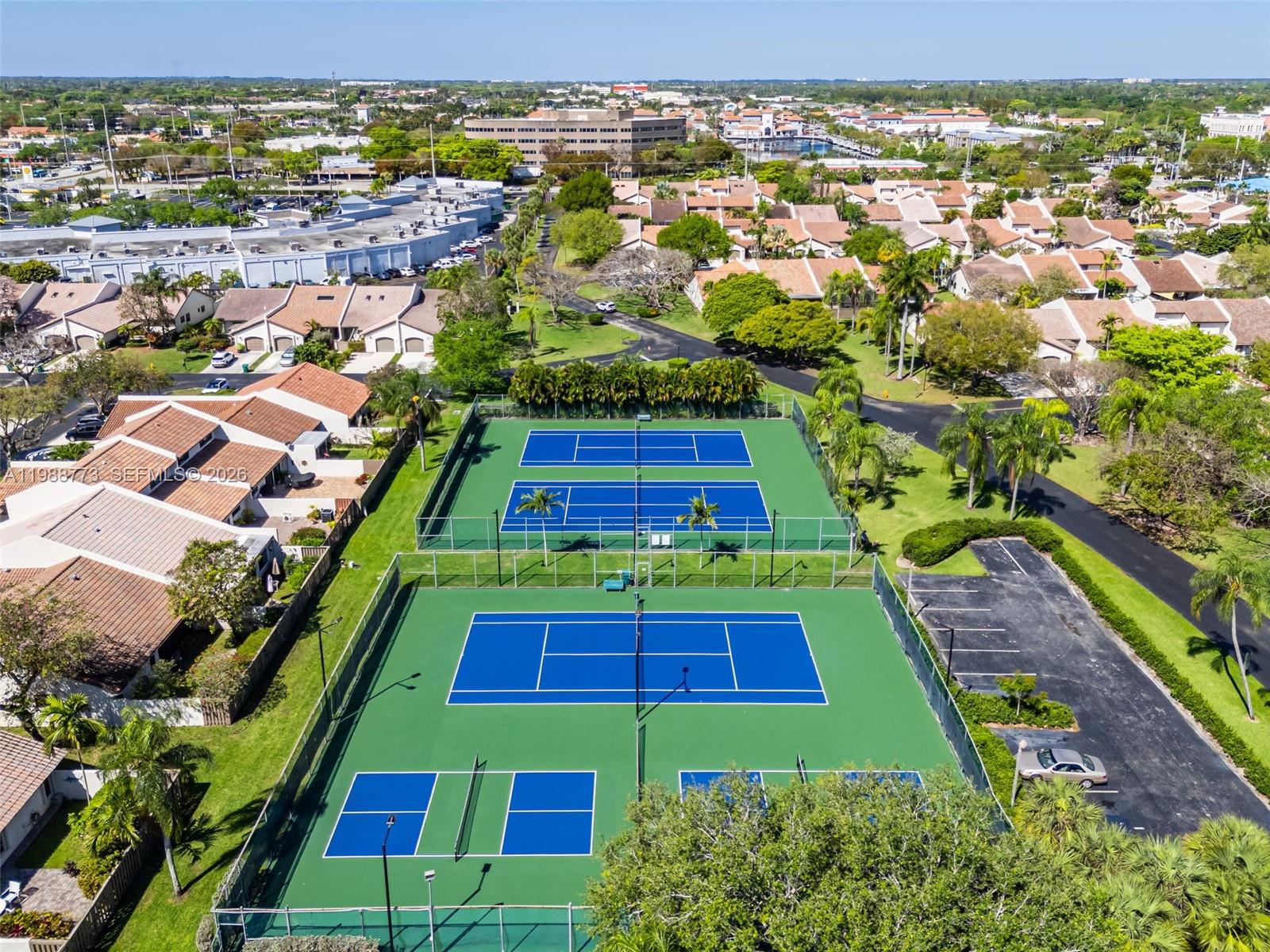 KINGS COURT WEST - Residential