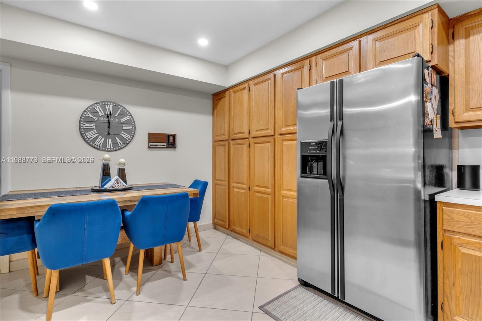 KINGS COURT WEST - Residential