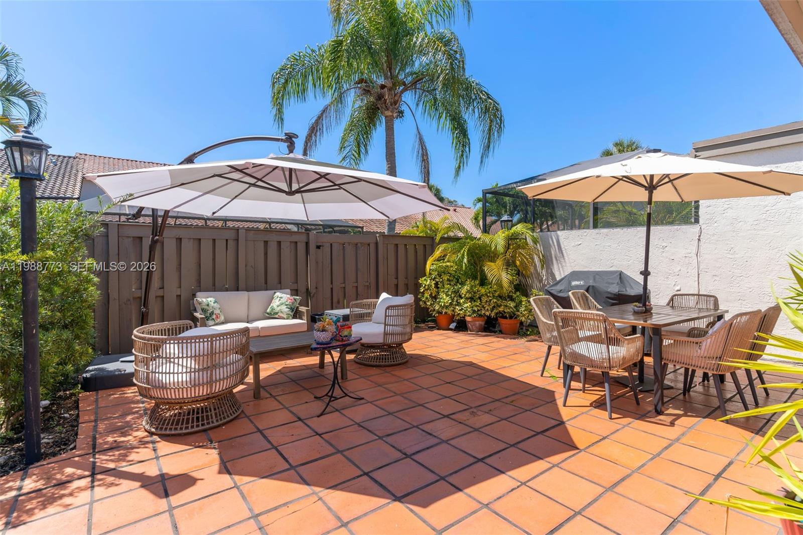 KINGS COURT WEST - Residential