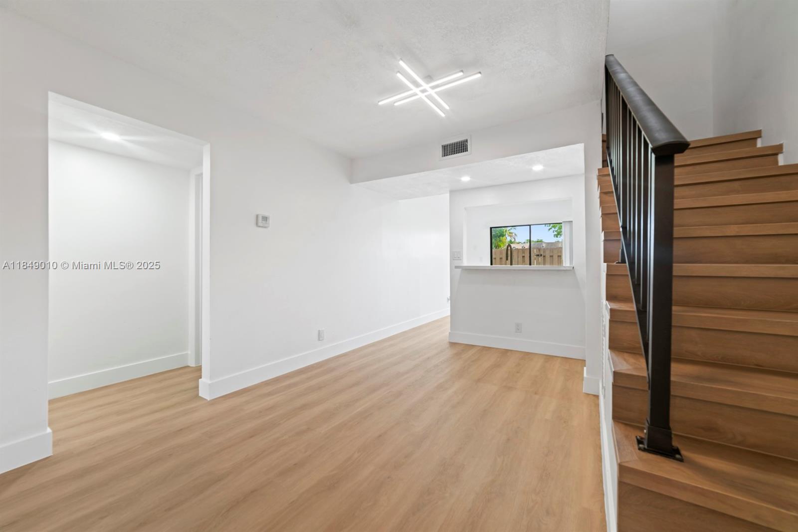 460 NE 211th Ter