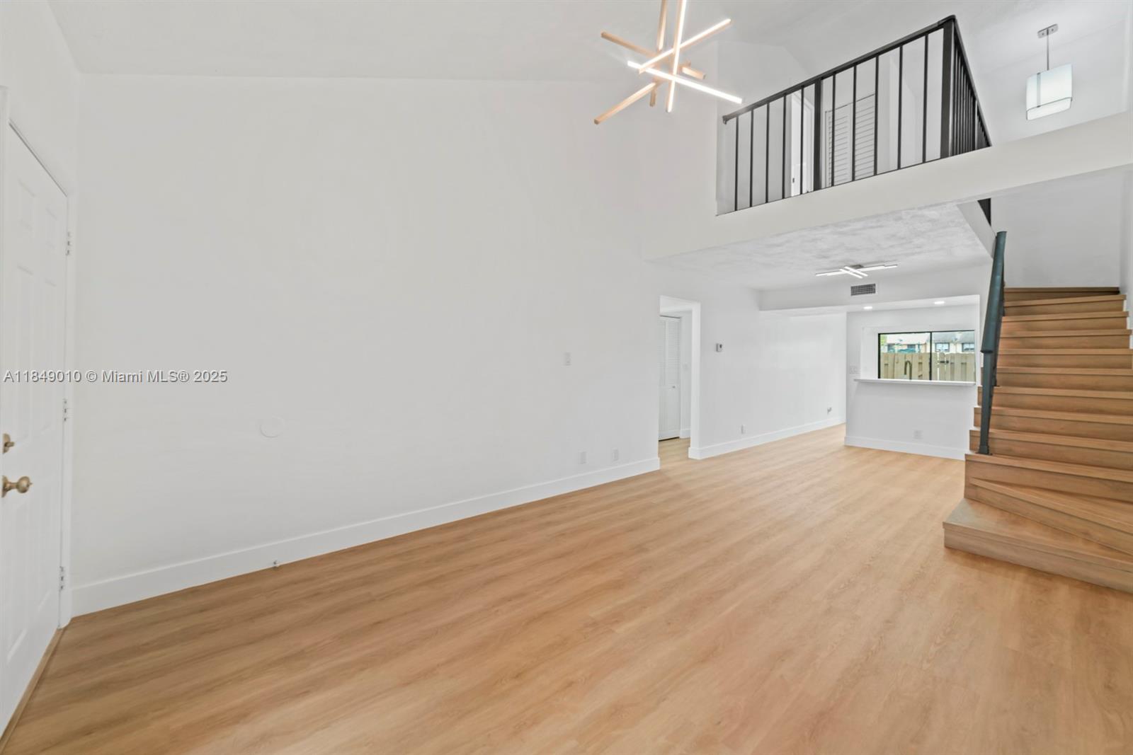 460 NE 211th Ter