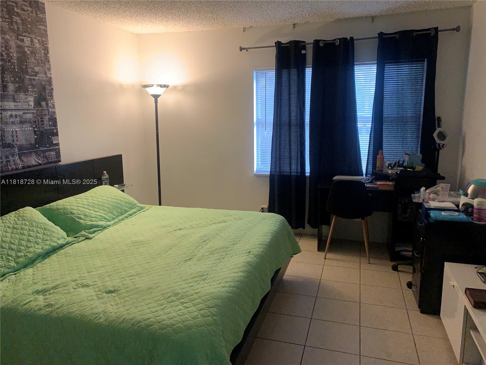 VENETIAN GARDENS AT COUNT - Residential