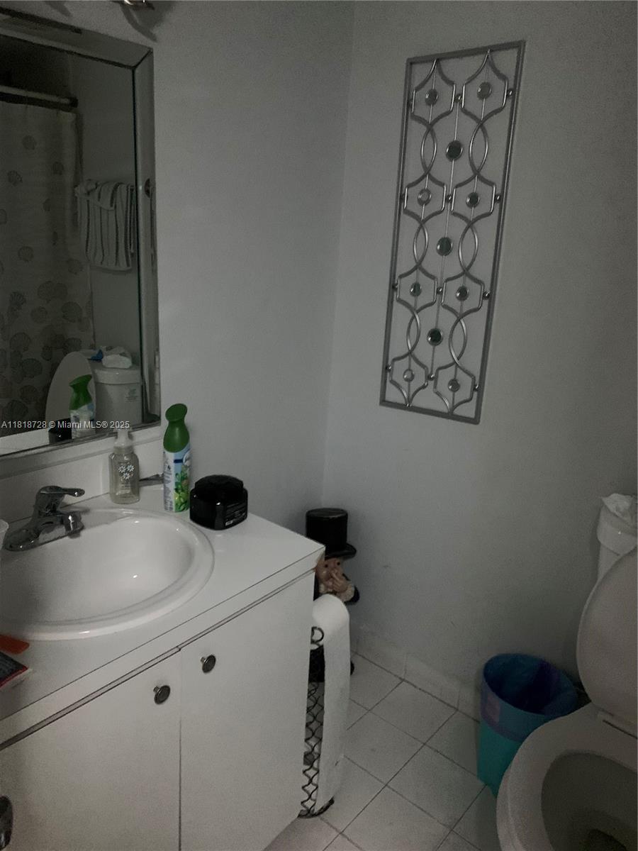 VENETIAN GARDENS AT COUNT - Residential