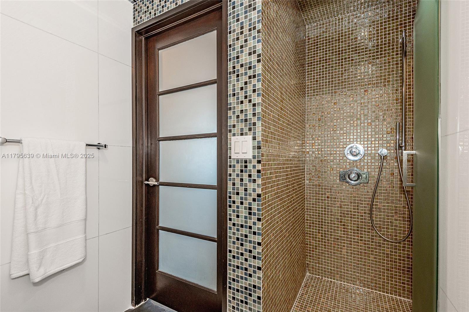 RONEY PALACE CONDO - Residential Lease