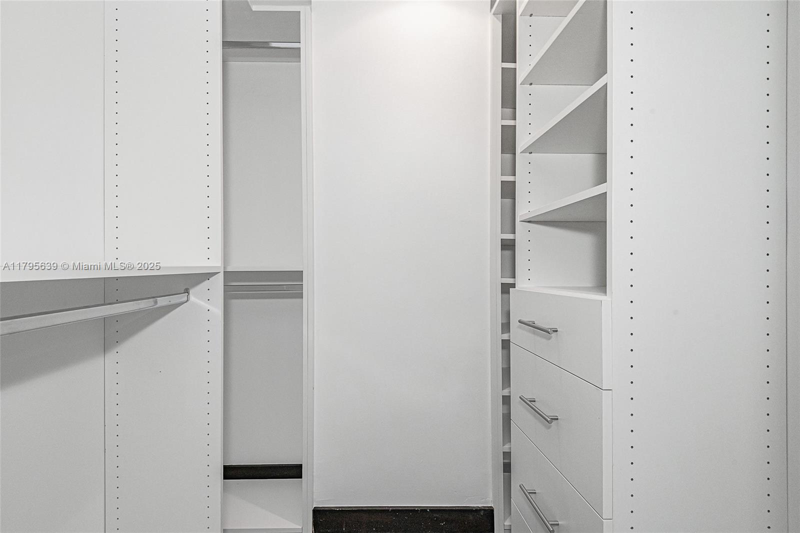 RONEY PALACE CONDO - Residential Lease