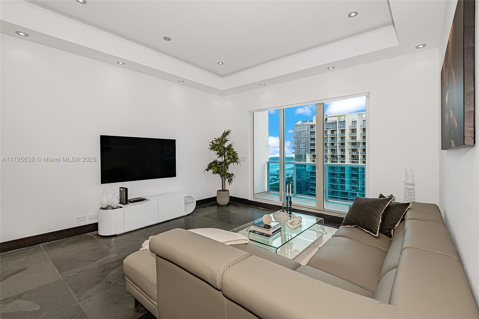 RONEY PALACE CONDO - Residential Lease