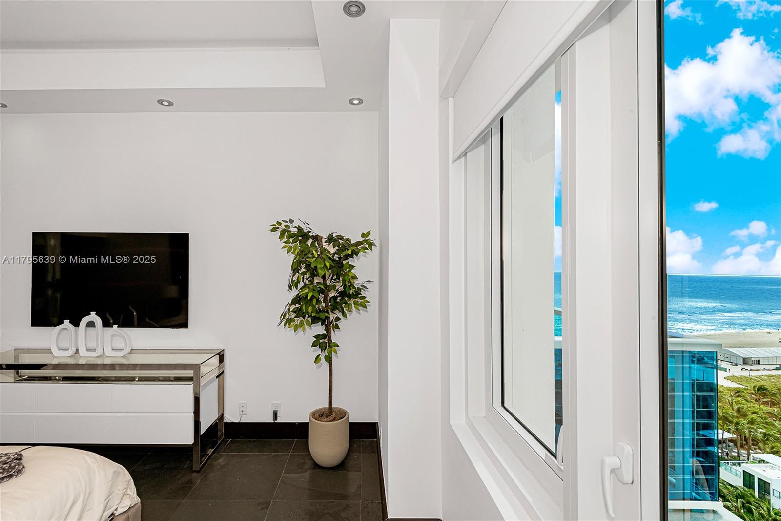 RONEY PALACE CONDO - Residential Lease