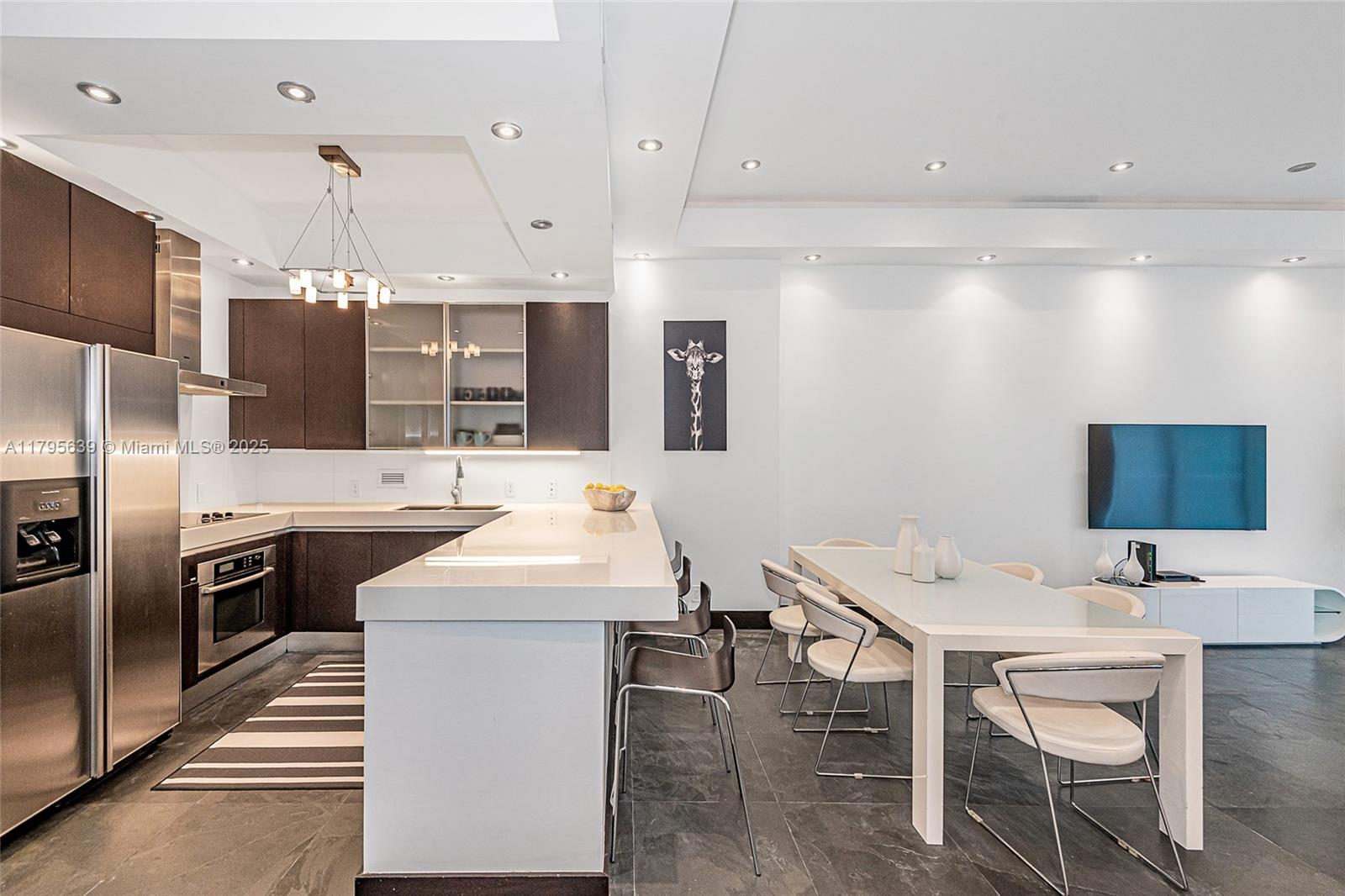 RONEY PALACE CONDO - Residential Lease