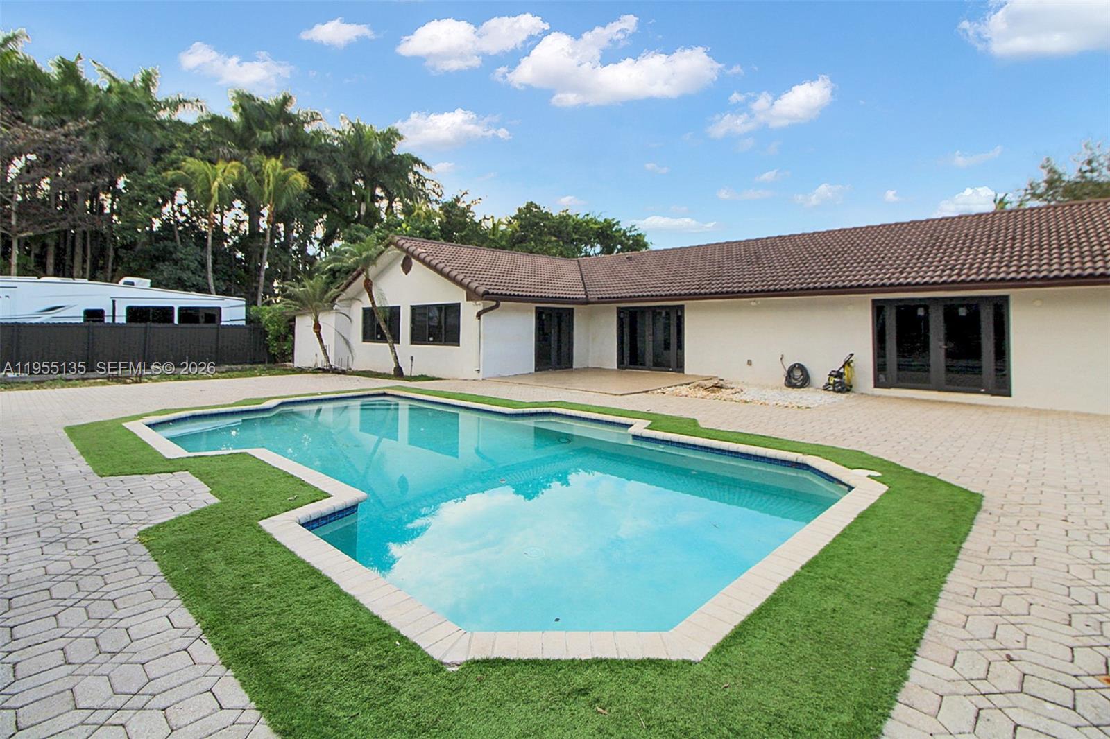 Redlans - Residential