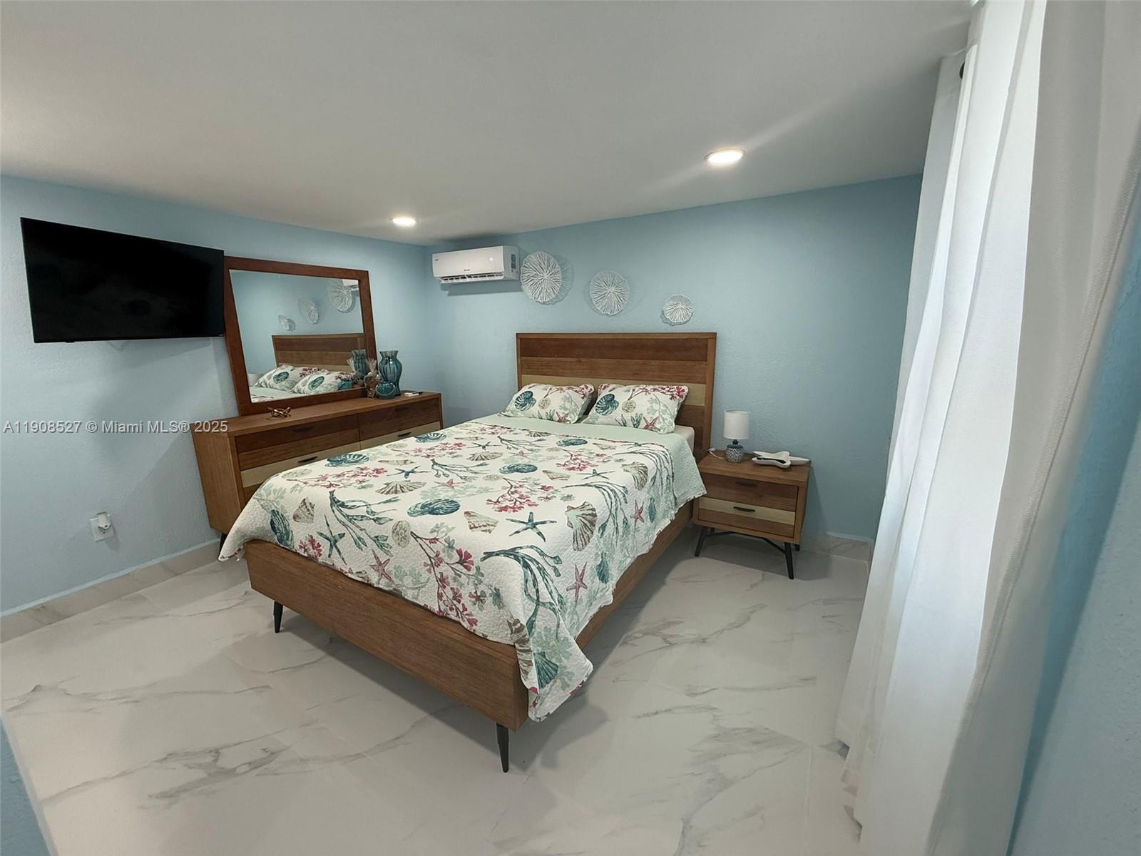 WESTWOOD LAKE 1ST ADDN - Residential Lease