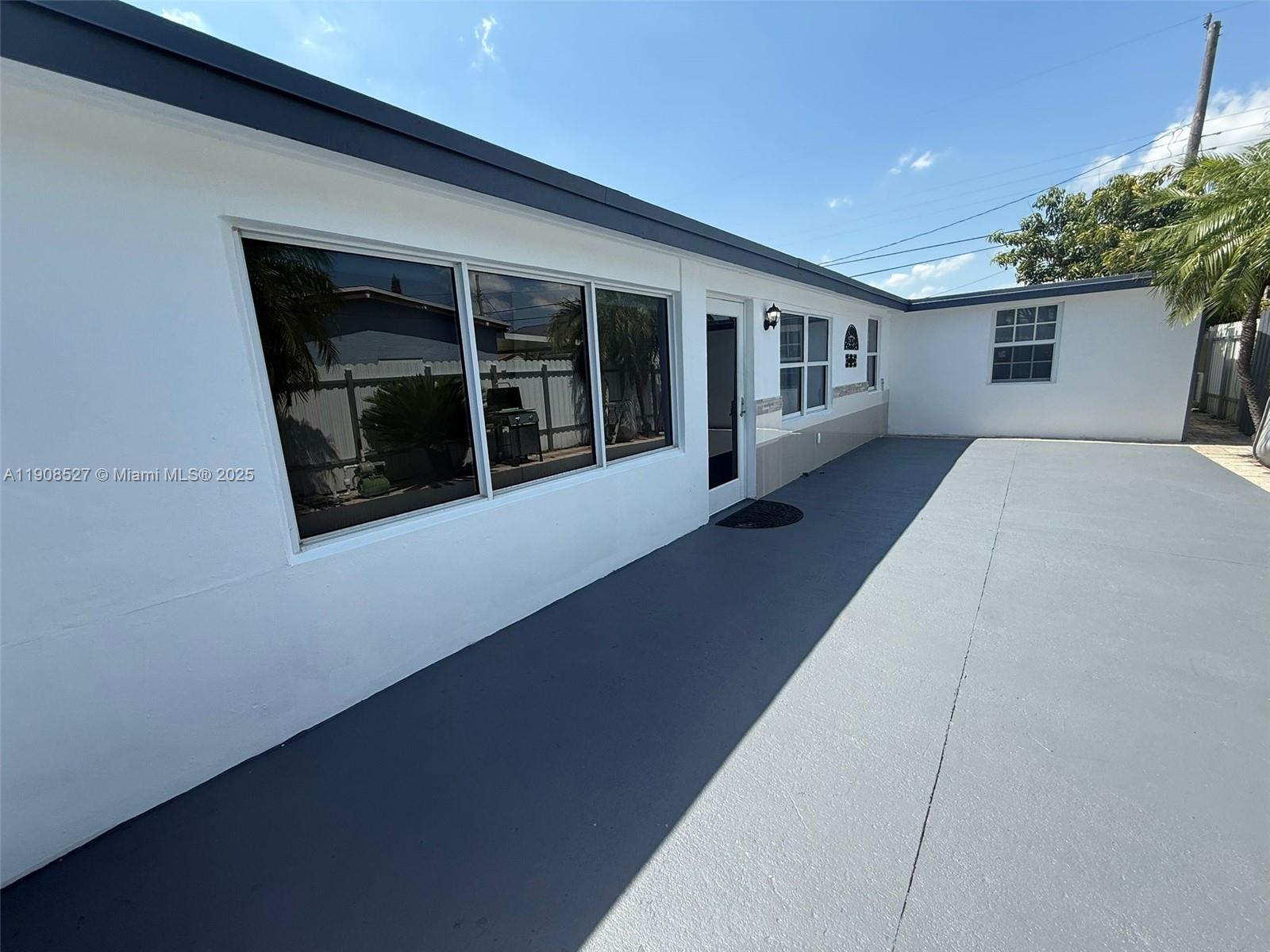 WESTWOOD LAKE 1ST ADDN - Residential Lease