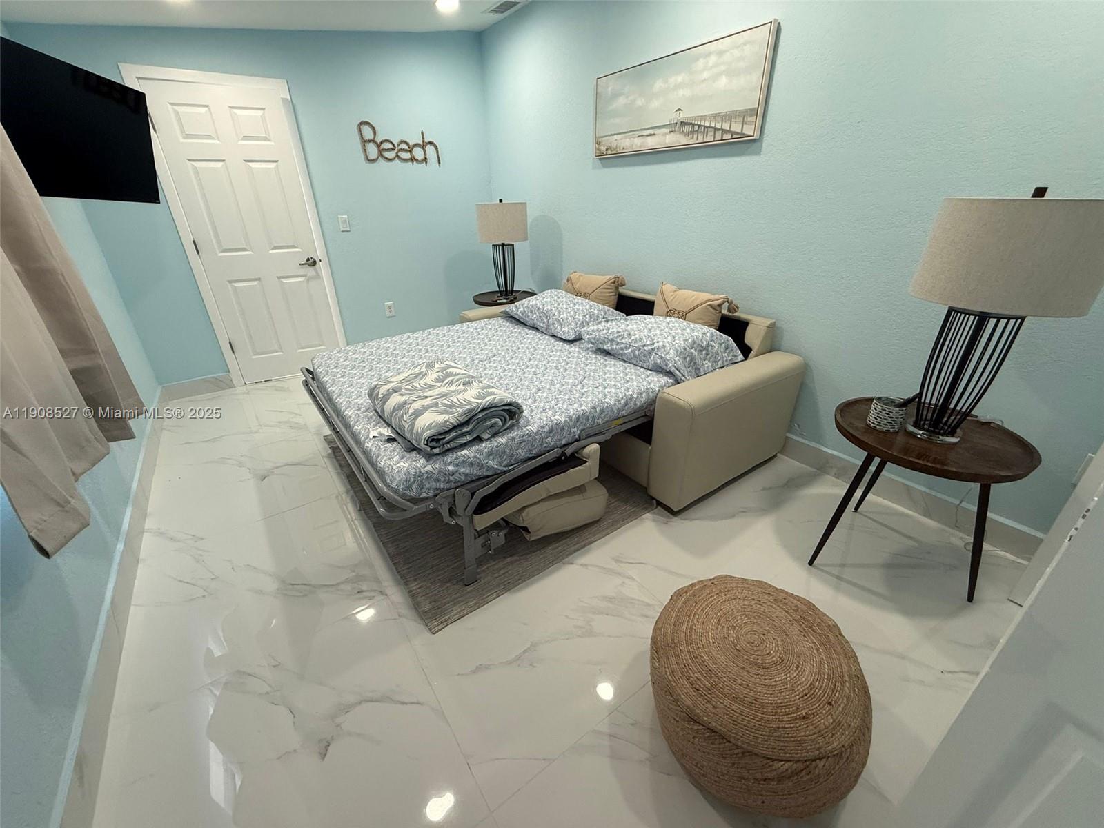 WESTWOOD LAKE 1ST ADDN - Residential Lease