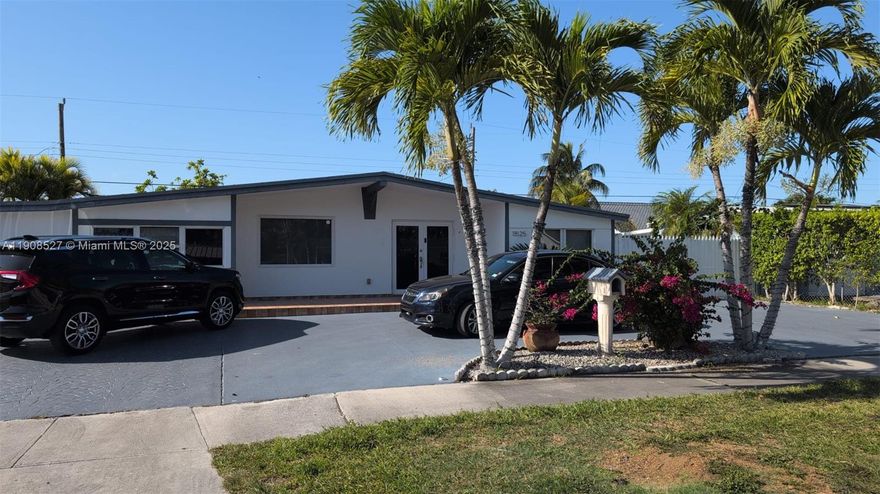 A cozy and private residence located in a peaceful neighborhood. This property features a private entrance for added comfort and privacy. Water and electricity are included in the rent, making it a convenient and budget-friendly option. Enjoy a quiet, safe community with an excellent location close to major highways, shopping centers, and restaurants.

Perfect for one person or a couple looking for a comfortable place to call home!