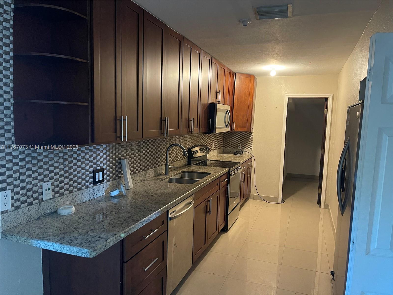 FIRST ADDITION TO CANAL G - Residential
