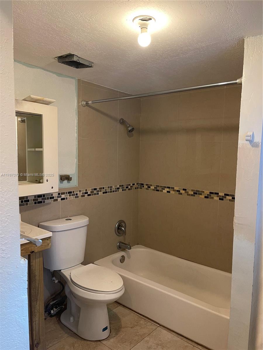 FIRST ADDITION TO CANAL G - Residential