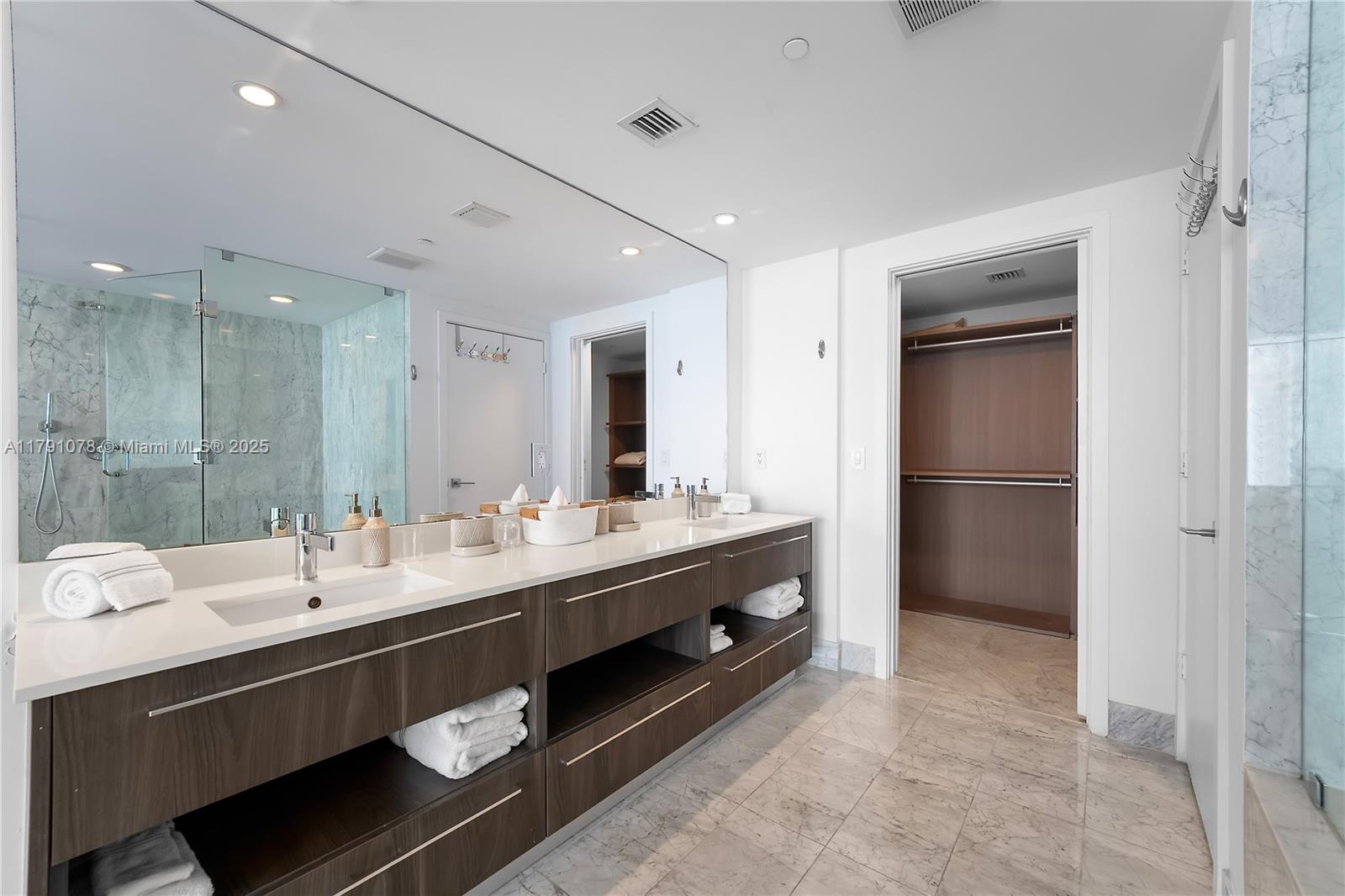 ONE PARAISO CONDO - Residential Lease