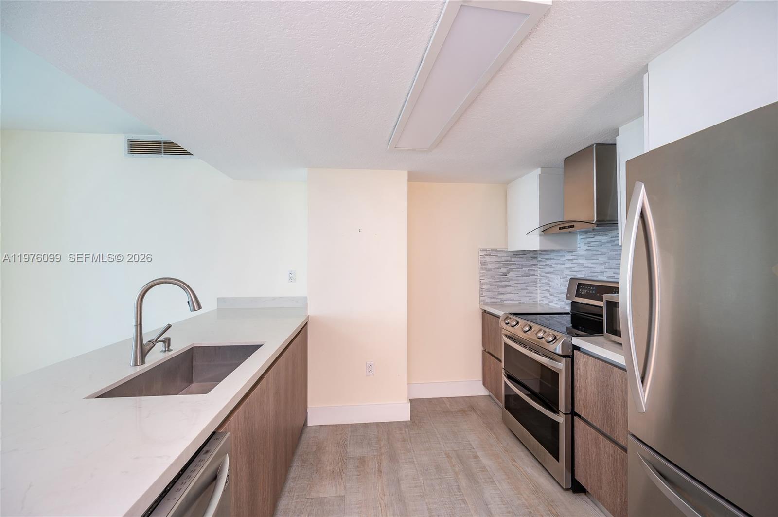 1800 CLUB CONDO - Residential