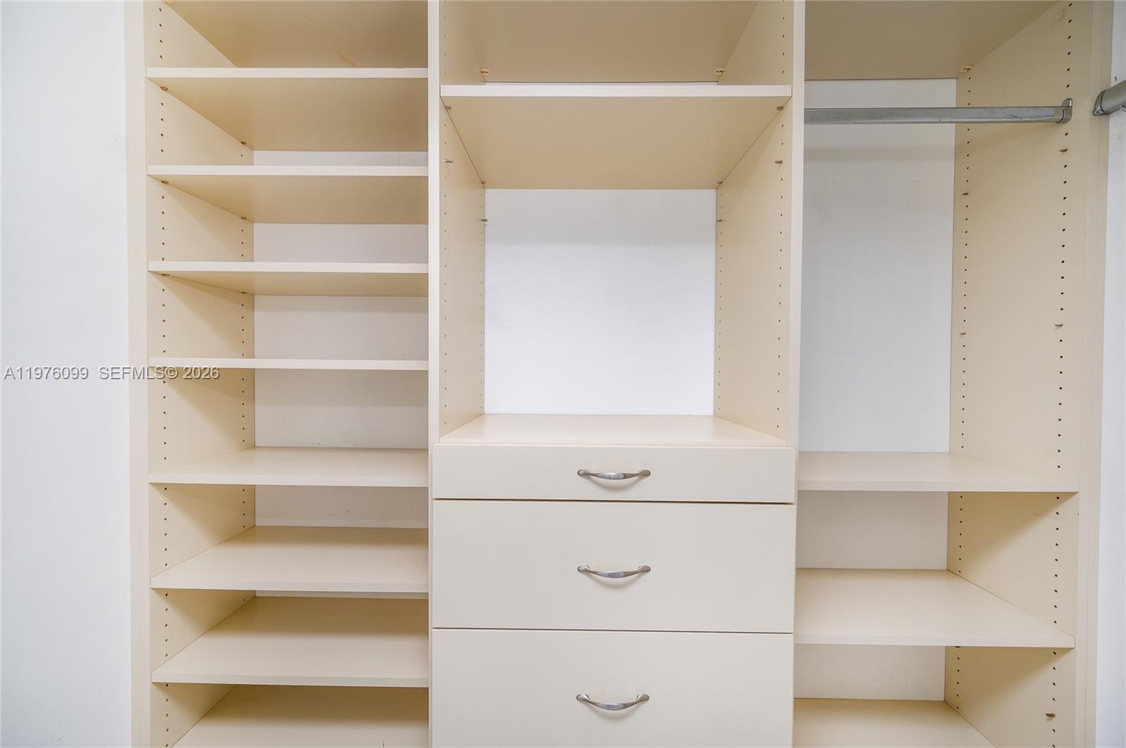 1800 CLUB CONDO - Residential